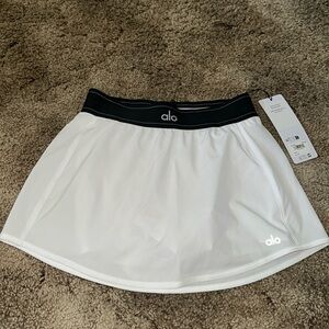 Alo Yoga match point tennis skirt. NWT. Women’s XS.